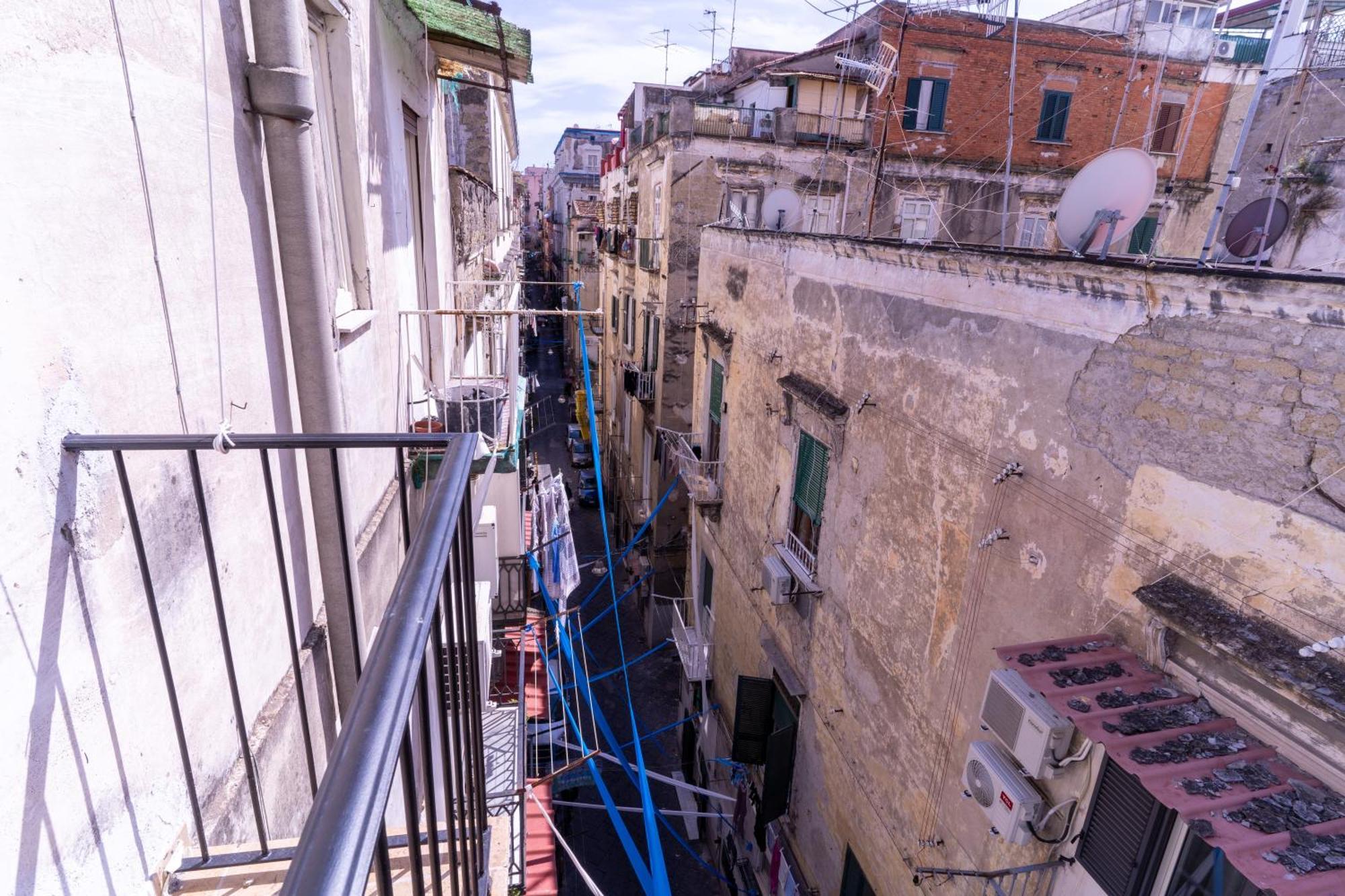 Appartement Tiny Daisy House à Naples Extérieur photo